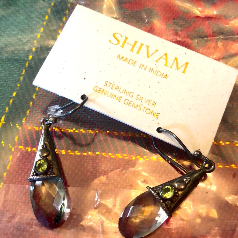 Shivam pierced dangling SS earrings w/ genuine green peridot gemstone NEW